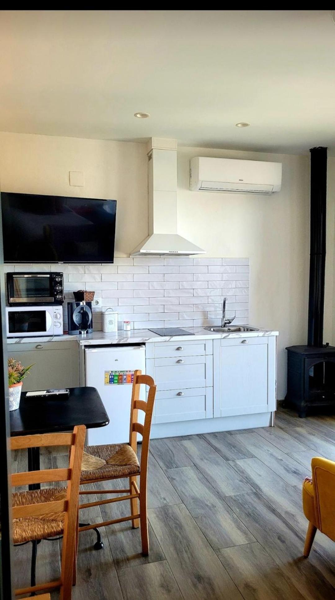 Casas Rurales Maribel - Complejo Moradas Del Cerro 2 - Suites Con Jacuzzi En Alcala Del Jucar Casas del Cerro Rom bilde