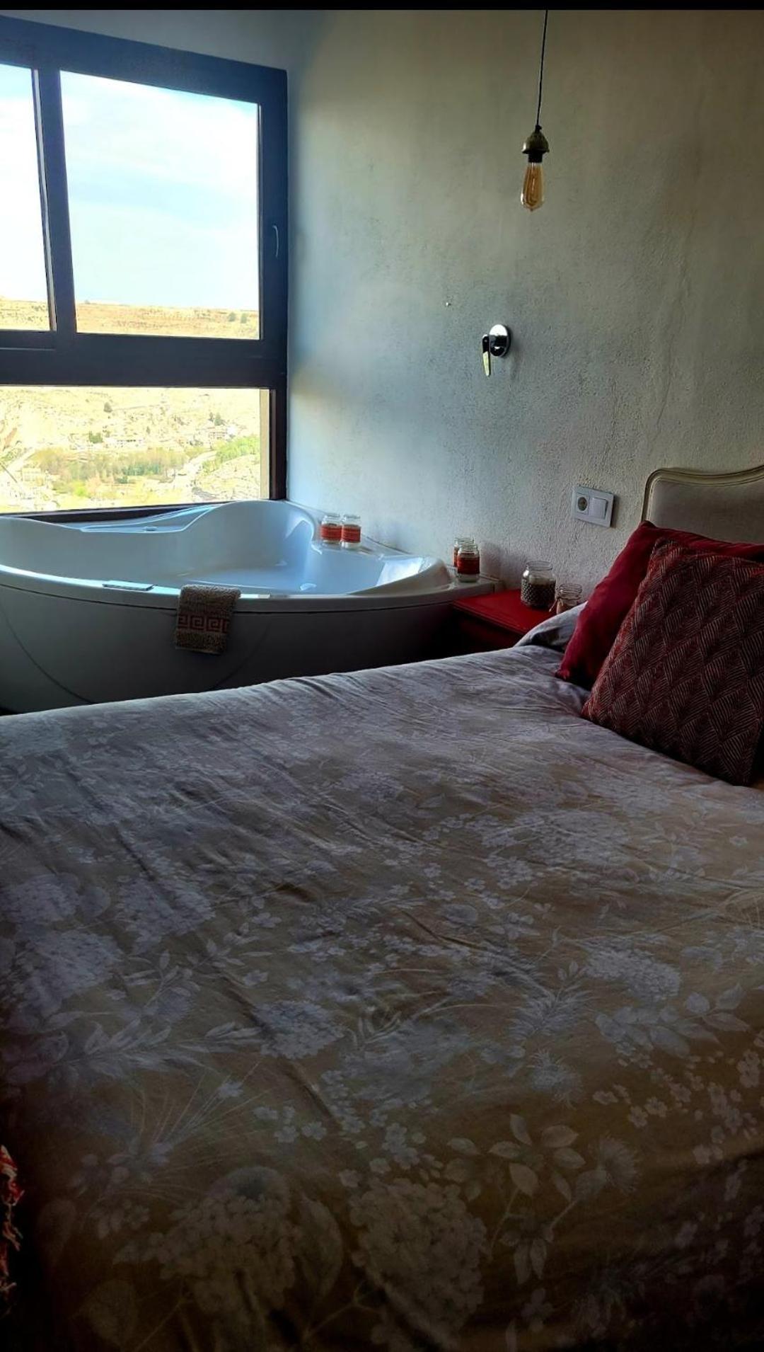 Casas Rurales Maribel - Complejo Moradas Del Cerro 2 - Suites Con Jacuzzi En Alcala Del Jucar Casas del Cerro Rom bilde