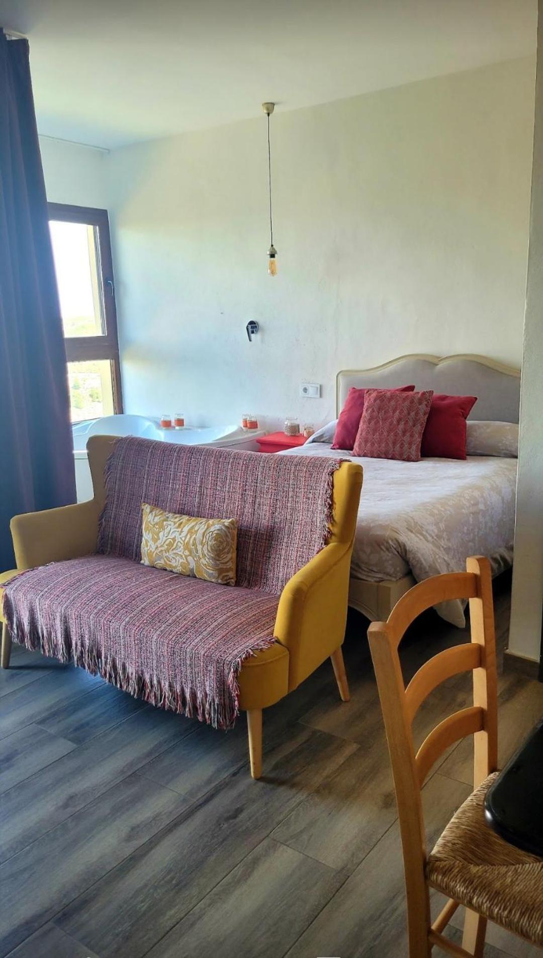 Casas Rurales Maribel - Complejo Moradas Del Cerro 2 - Suites Con Jacuzzi En Alcala Del Jucar Casas del Cerro Rom bilde