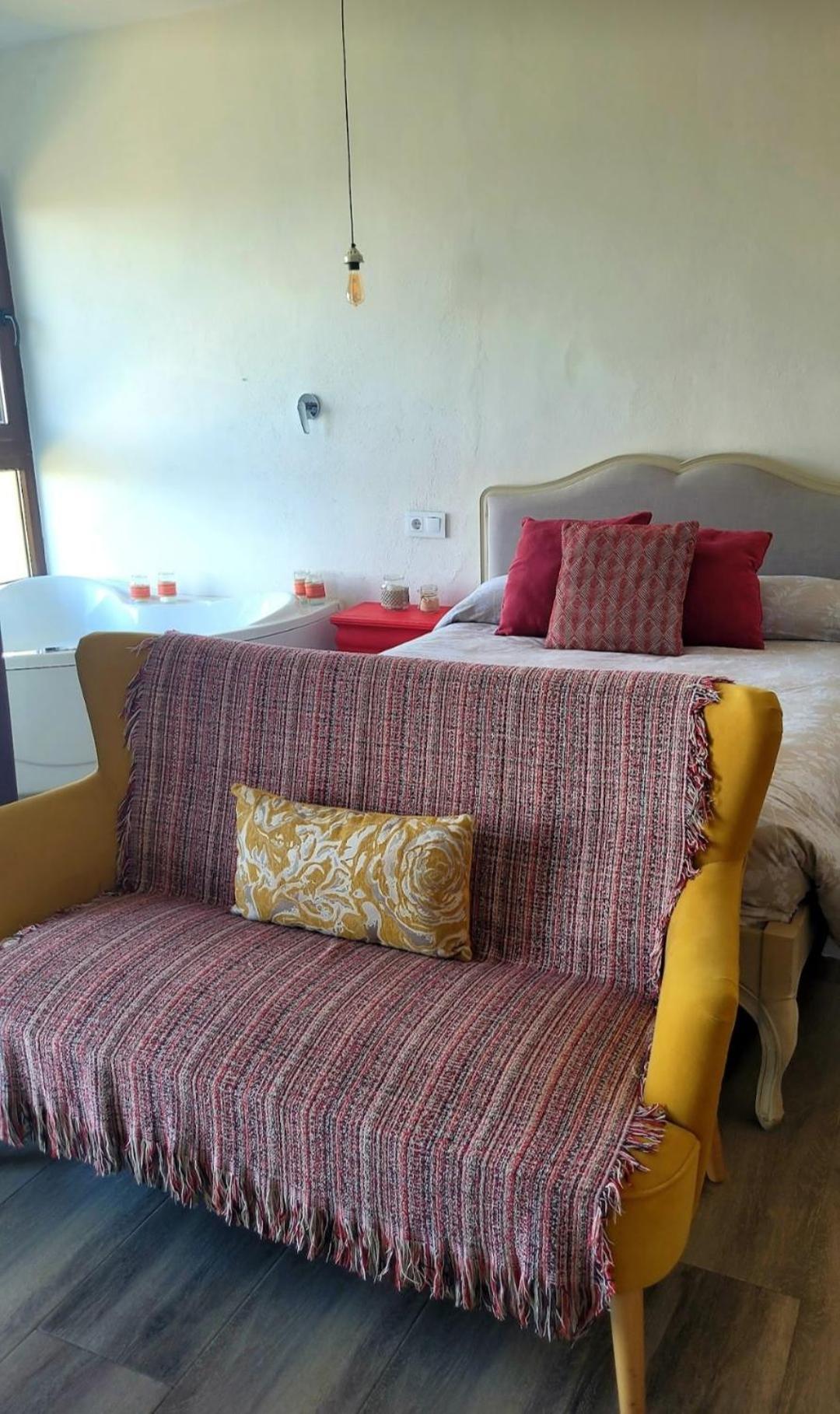 Casas Rurales Maribel - Complejo Moradas Del Cerro 2 - Suites Con Jacuzzi En Alcala Del Jucar Casas del Cerro Rom bilde