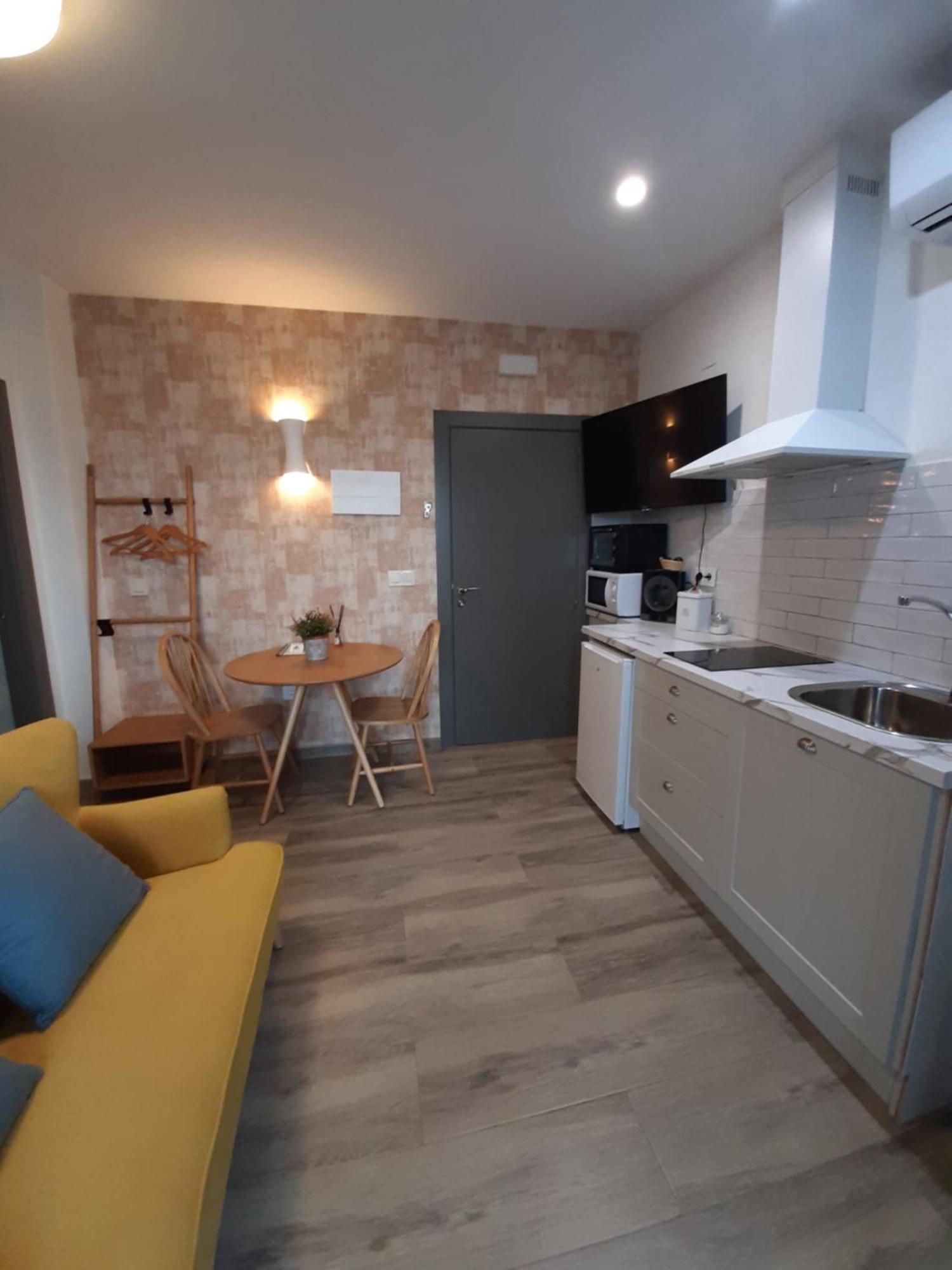 Casas Rurales Maribel - Complejo Moradas Del Cerro 2 - Suites Con Jacuzzi En Alcala Del Jucar Casas del Cerro Rom bilde