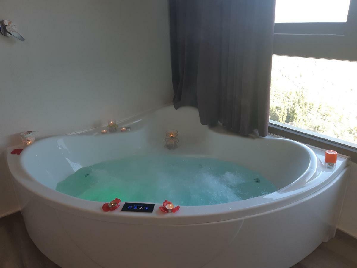 Casas Rurales Maribel - Complejo Moradas Del Cerro 2 - Suites Con Jacuzzi En Alcala Del Jucar Casas del Cerro Eksteriør bilde